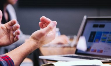 كيف يمكنك استخدام منصة على الإنترنت  لجذب العملاء المحتملين السريع